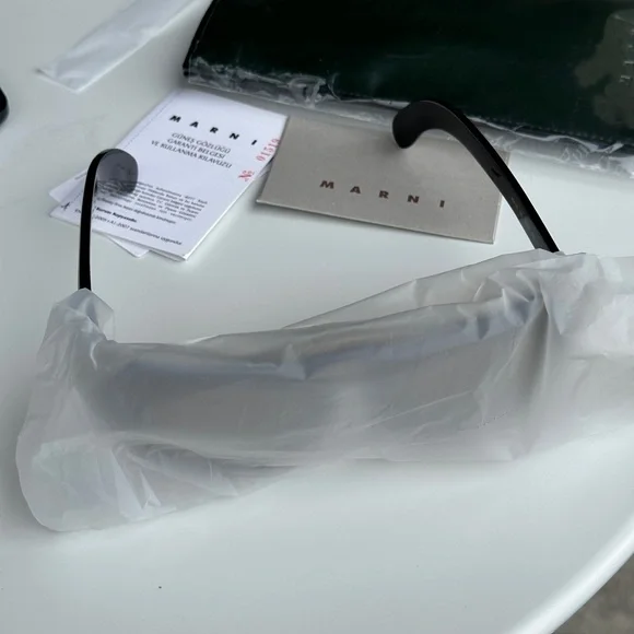 NWT MARNI SUNGLASSES - Picture 6 of 7